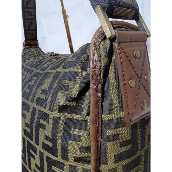 Authentic Fendi Zucca Canvas Zip Messenger Bag Brown - Picture 10 of 16